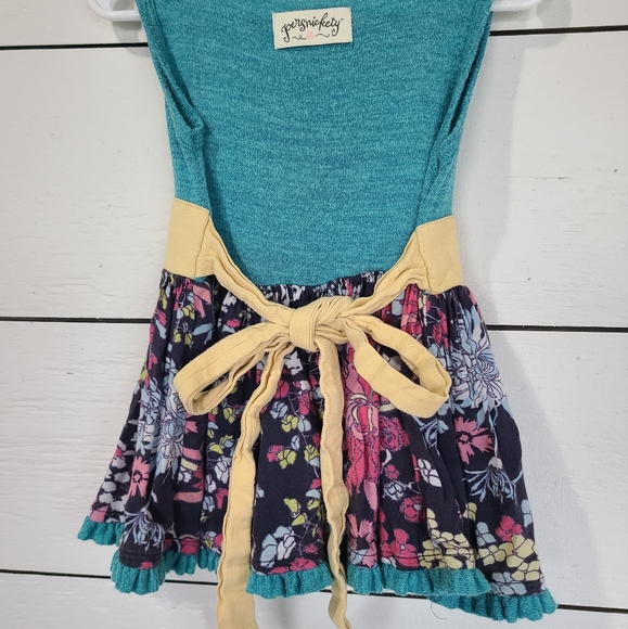 Persnickety Floral Tunic - Picture 2 of 4